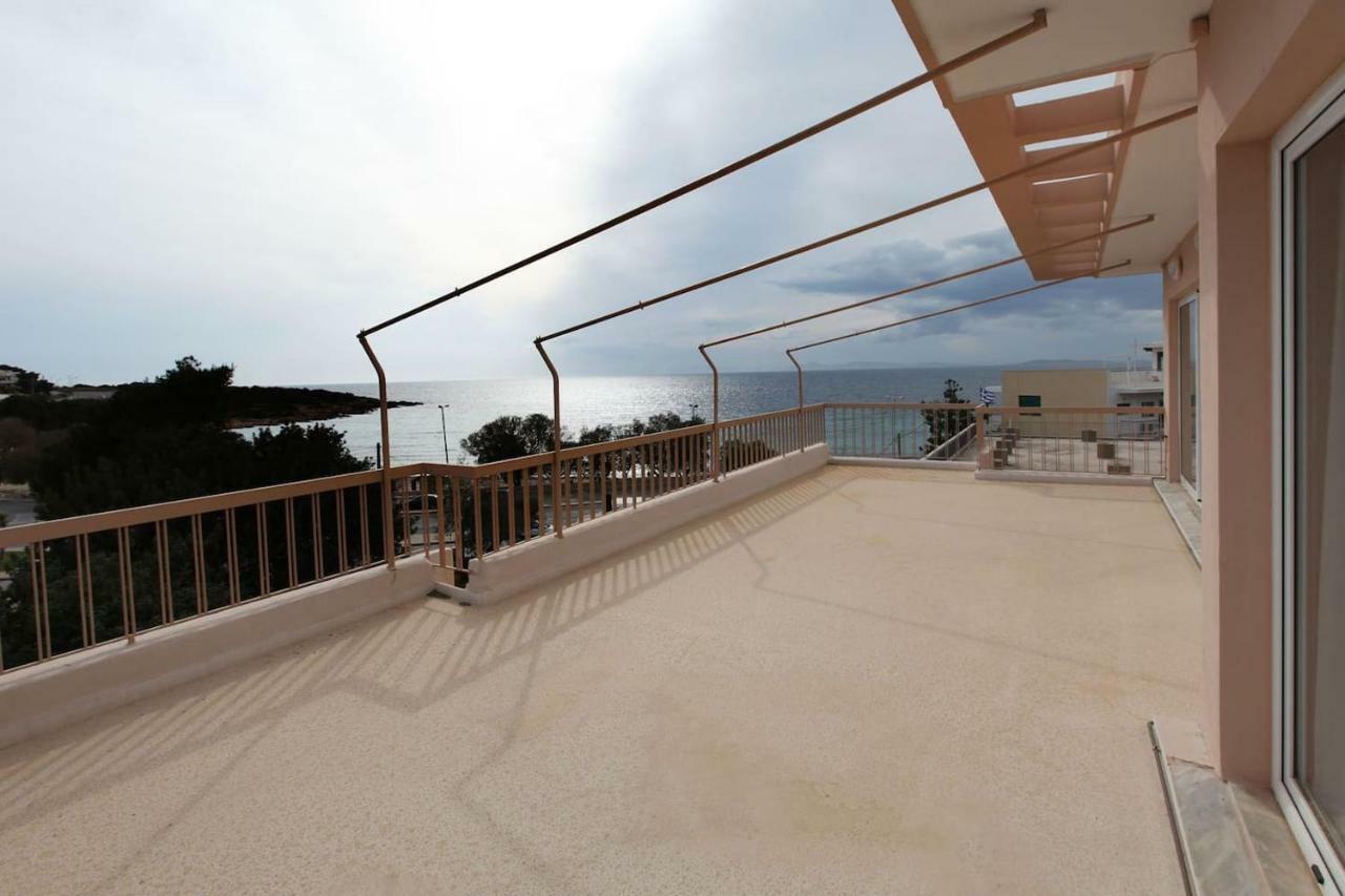 Seaside Renovated Top Floor Apartment Saronida ภายนอก รูปภาพ