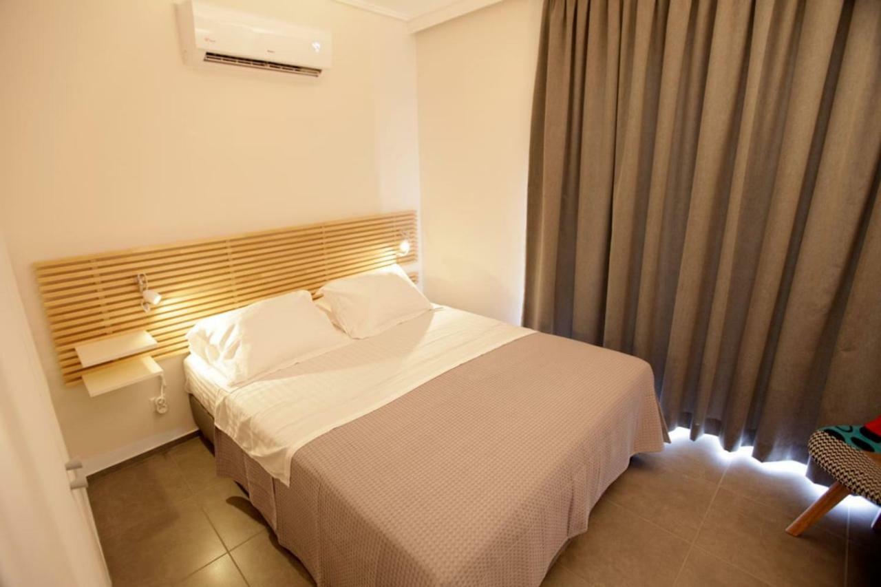 Seaside Renovated Top Floor Apartment Saronida ภายนอก รูปภาพ
